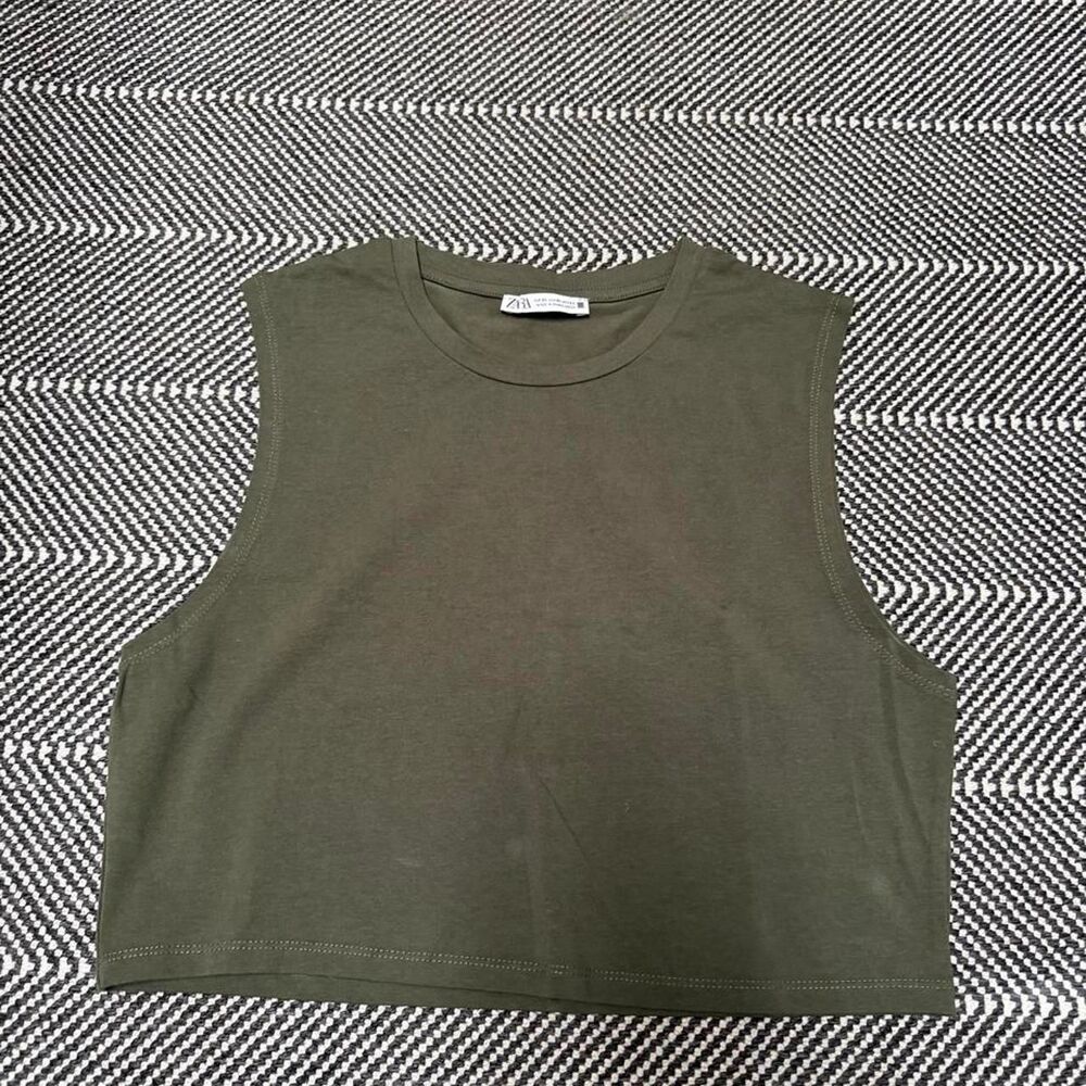Zara Women's Green and Khaki Crop-top